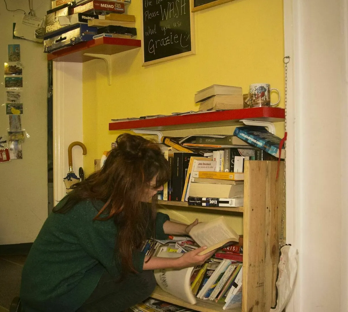 Manena Hostel Genova 0*, Janov